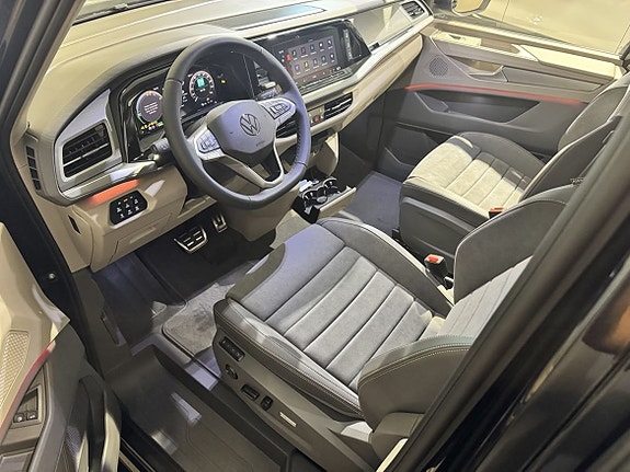 Volkswagen Multivan 5 of 25