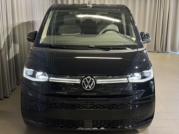 Volkswagen Multivan 2 of 25