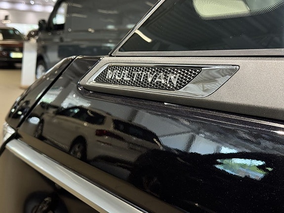 Volkswagen Multivan 21 of 25