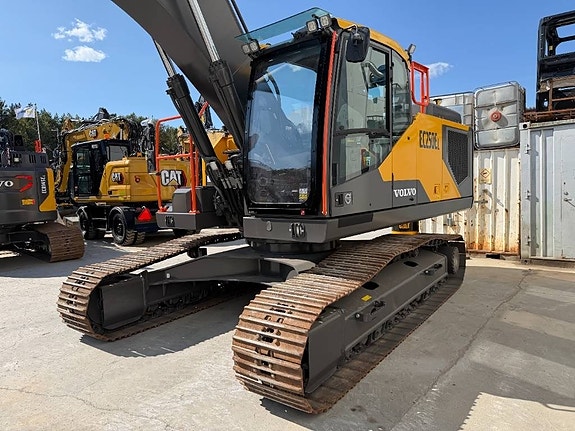 Volvo EC 250 EL 17 of 17