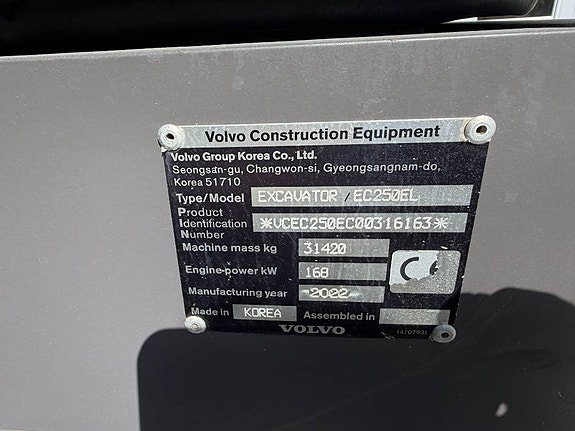 Volvo EC 250 EL 9 of 17