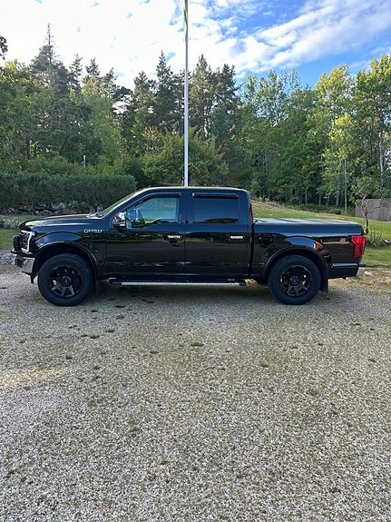Ford F-150 3 of 8