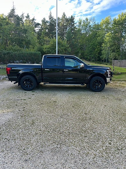 Ford F-150 4 of 8