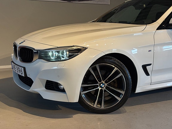BMW 330d 4 of 30