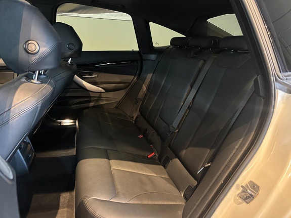 BMW 330d 25 of 30