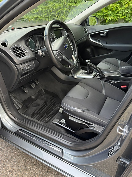 Volvo V40 5 of 8