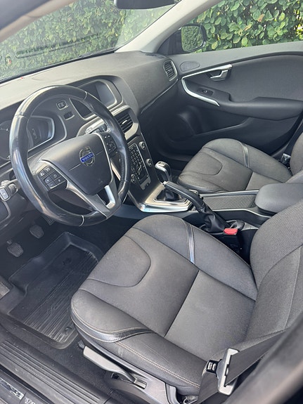 Volvo V40 Cross Country 4 of 4