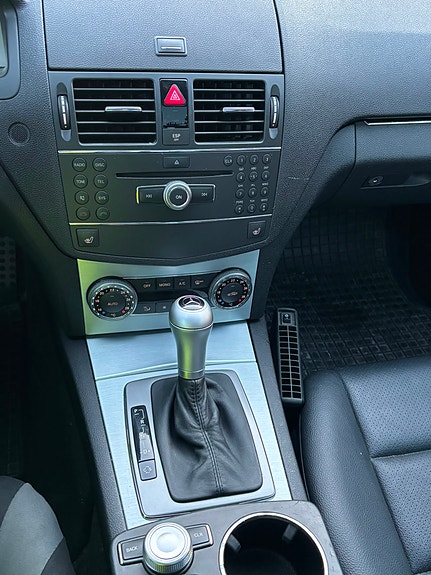 Mercedes-Benz C300 6 of 13