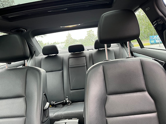 Mercedes-Benz C300 12 of 13