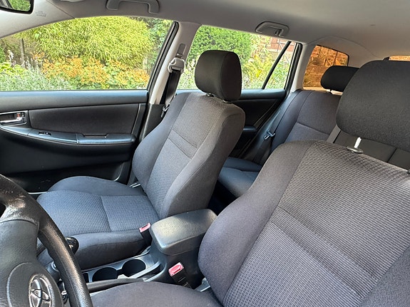 Toyota Corolla 4 of 9