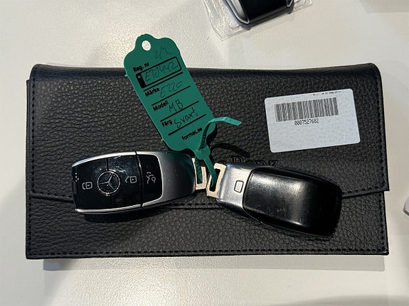 Mercedes-Benz E220 26 of 26