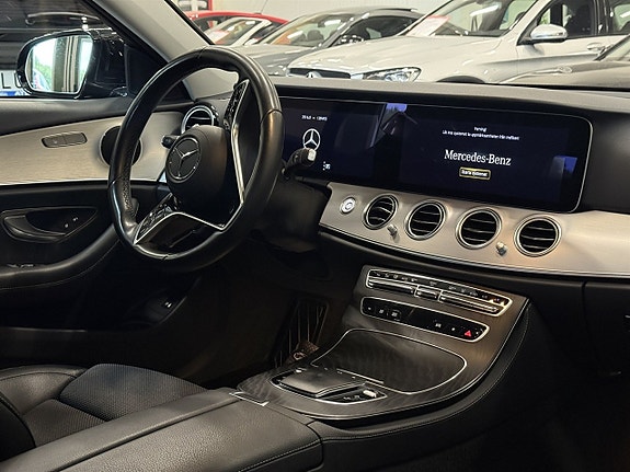 Mercedes-Benz E220 12 of 26