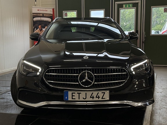 Mercedes-Benz E220 9 of 26
