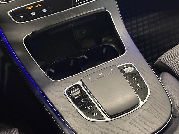 Mercedes-Benz E220 23 of 26