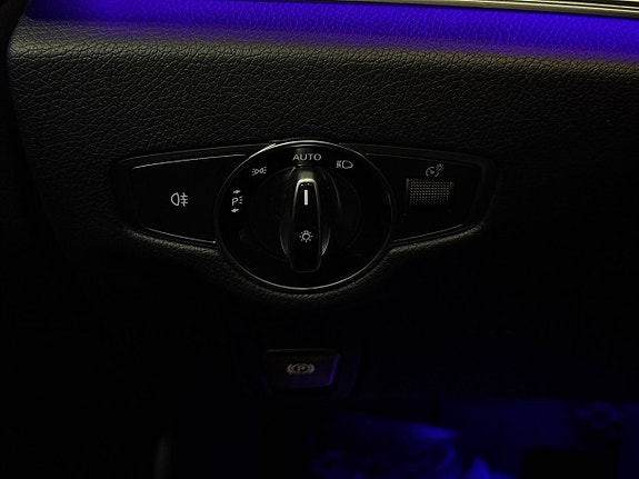 Mercedes-Benz E220 14 of 26