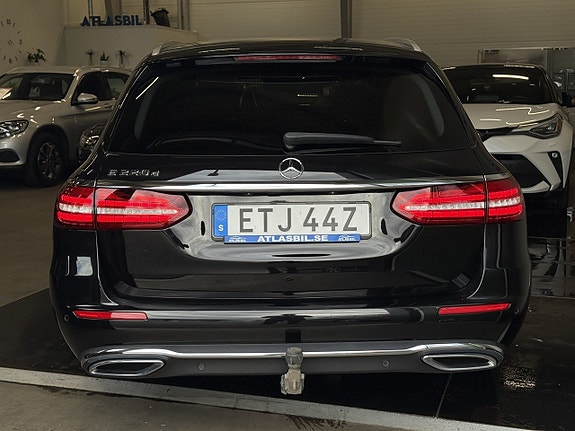 Mercedes-Benz E220 4 of 26