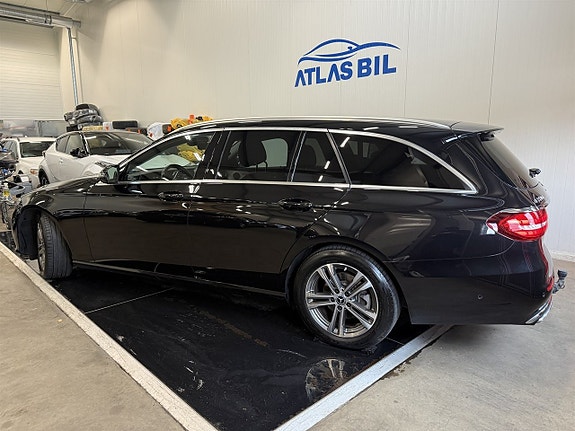 Mercedes-Benz E220 3 of 26