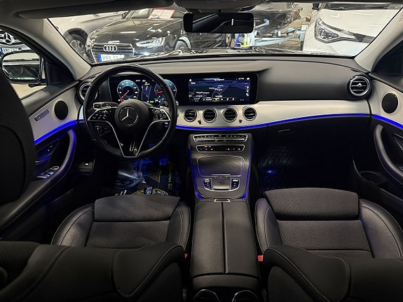 Mercedes-Benz E220 24 of 26