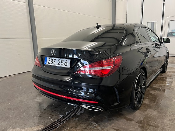 Mercedes-Benz CLA250 3 of 8