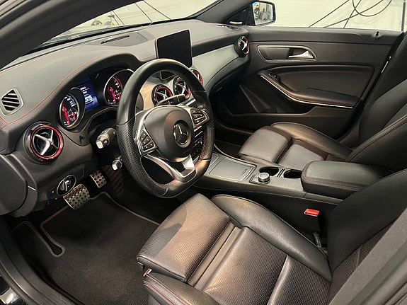 Mercedes-Benz CLA250 6 of 8
