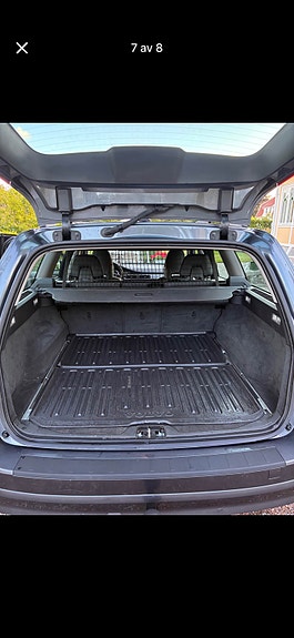 Volvo V70 3 of 5
