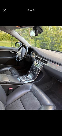 Volvo V70 4 of 5
