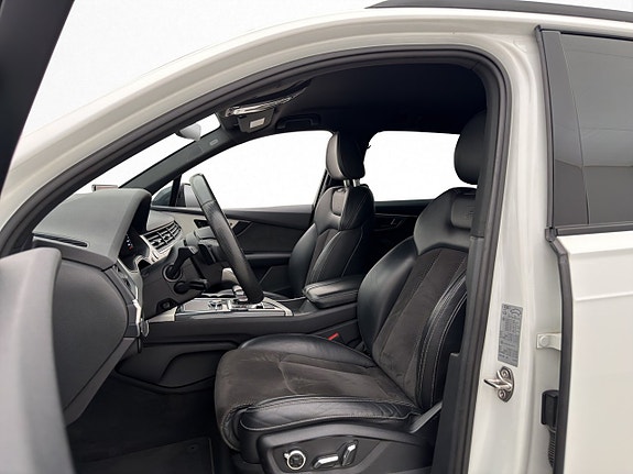 Audi Q7 9 of 30