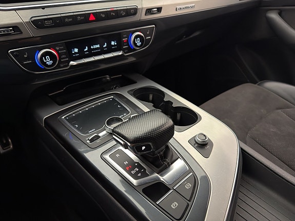 Audi Q7 27 of 30