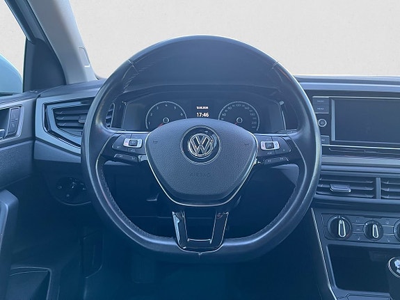 Volkswagen Polo 10 of 17