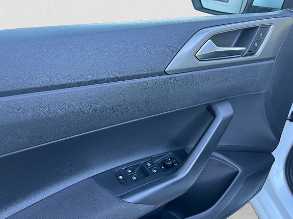 Volkswagen Polo 8 of 17