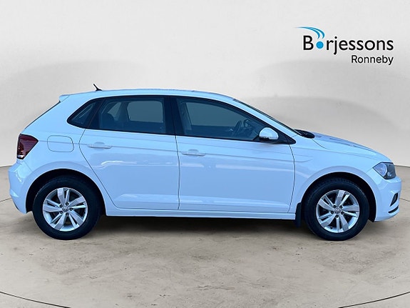 Volkswagen Polo 2 of 17