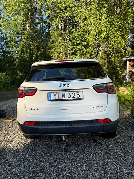 Jeep Compass 4 of 17
