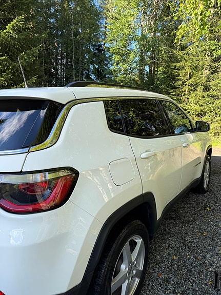 Jeep Compass 5 of 17