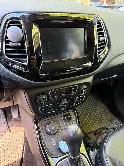 Jeep Compass 9 of 17
