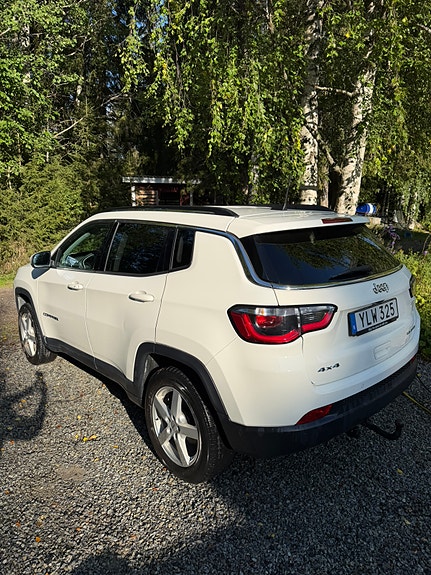 Jeep Compass 3 of 17