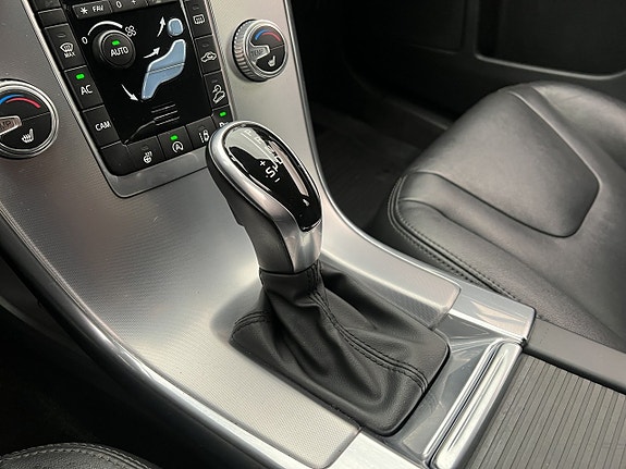 Volvo XC60 25 of 30