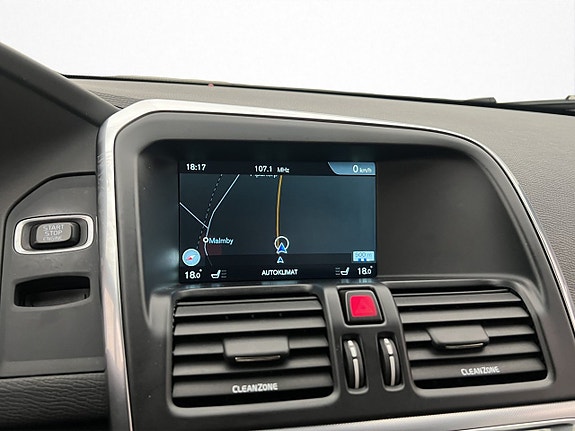 Volvo XC60 14 of 30