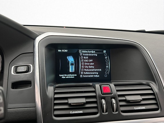 Volvo XC60 23 of 30