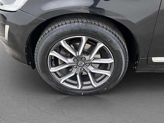 Volvo XC60 30 of 30
