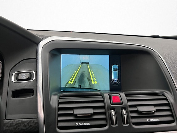 Volvo XC60 13 of 30