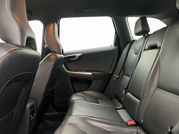 Volvo XC60 16 of 30