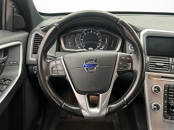 Volvo XC60 11 of 30