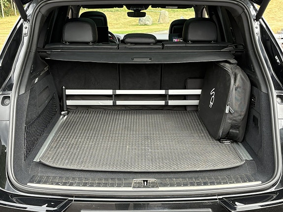 Porsche Cayenne 25 of 27