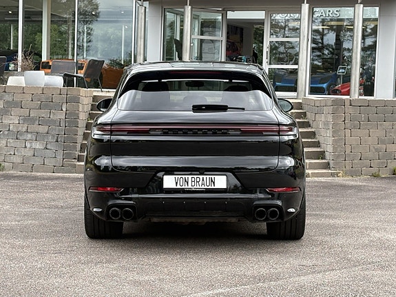 Porsche Cayenne 7 of 27
