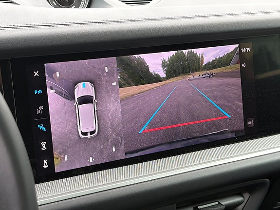 Porsche Cayenne 15 of 27