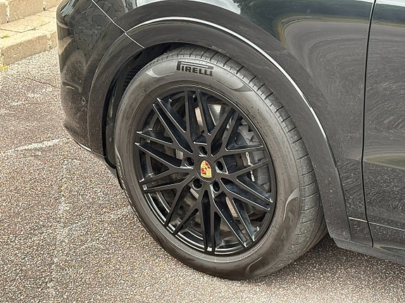 Porsche Cayenne 27 of 27