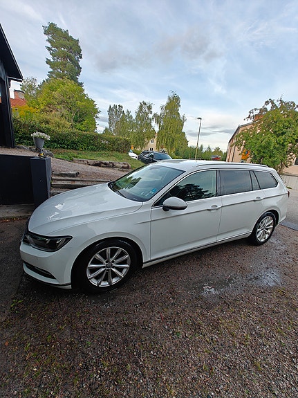 Volkswagen Passat 2 of 4