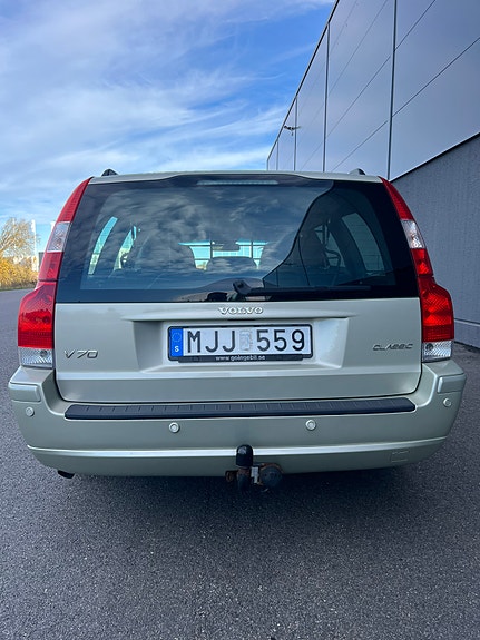 Volvo V70 4 of 6