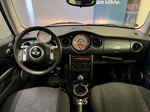 MINI Cooper 8 of 18