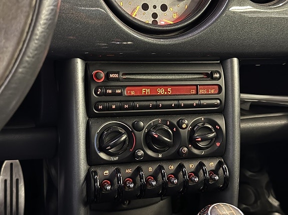 MINI Cooper 15 of 18